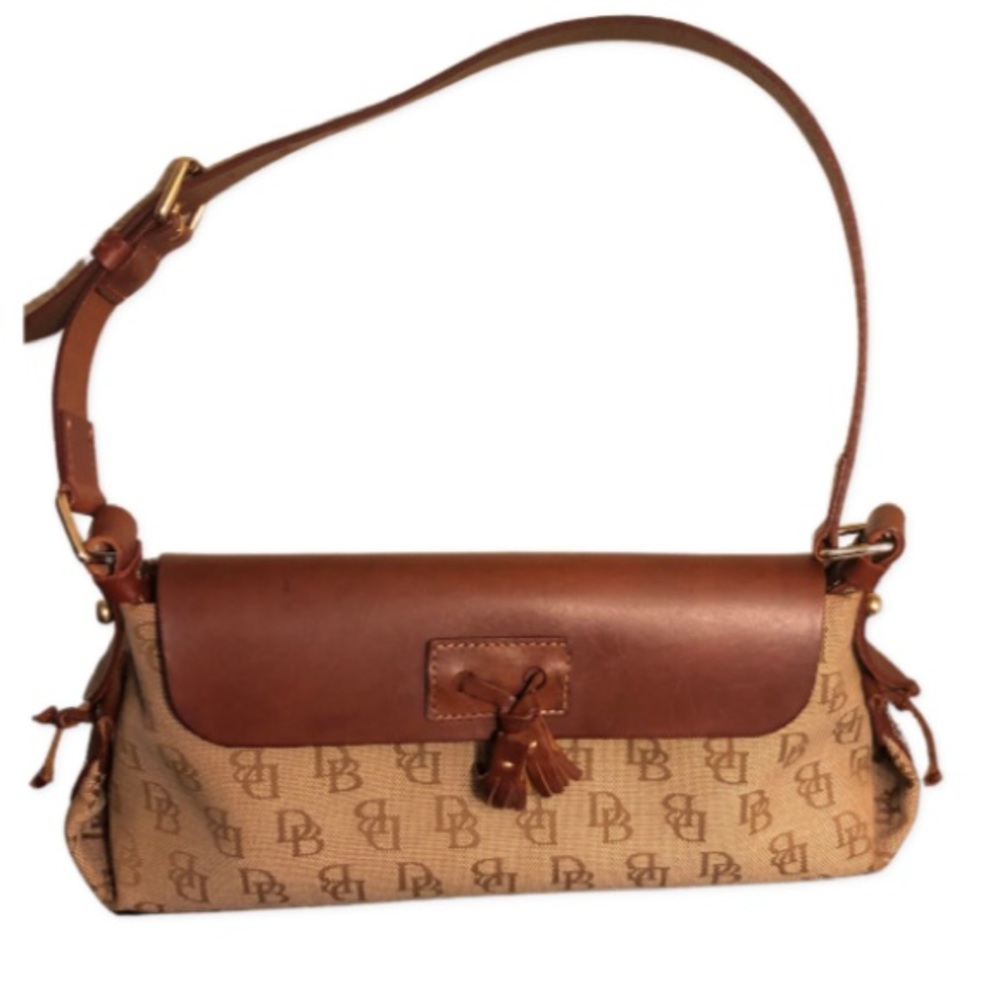DOONEY & BOURKE MEDIUM FLAP TASSEL SHOULDER  👜